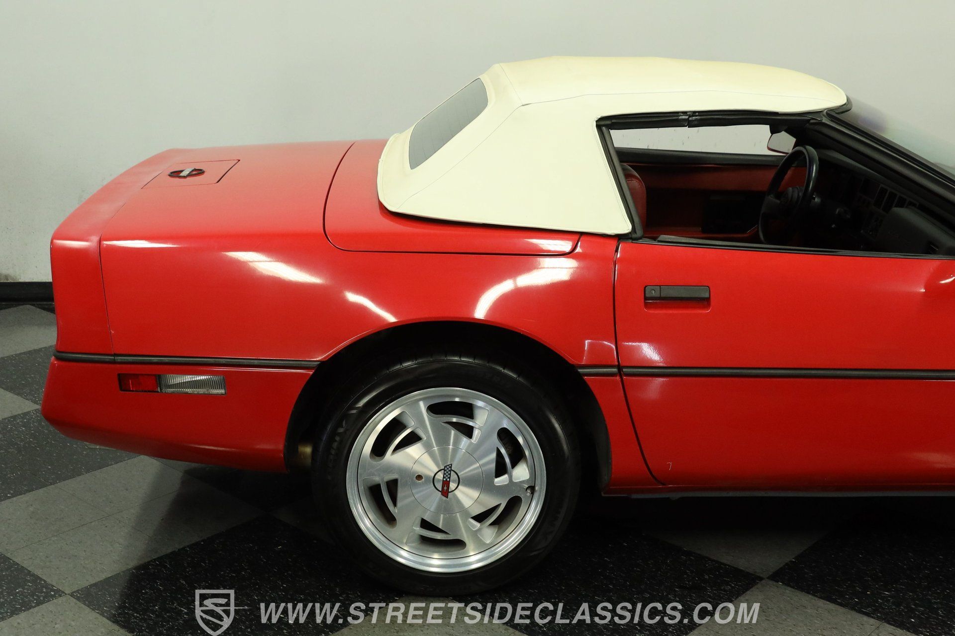 Used 1988 Chevrolet Corvette Convertible RWD image 28