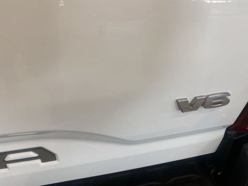 Used 2022 Toyota Tacoma SR5 RWD image 8