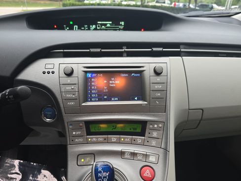 Used 2015 Toyota Prius Two FWD image 19
