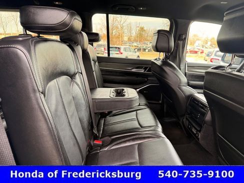 Used 2024 Jeep Wagoneer L Series II w/ Flexible Seating Group image 21