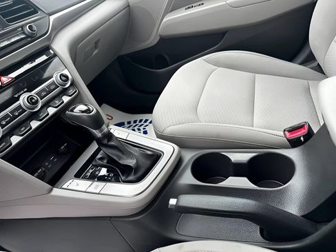 Used 2020 Hyundai Elantra Value Edition FWD image 15