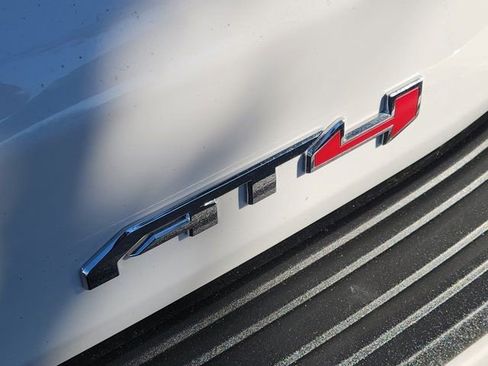 Used 2025 GMC Yukon XL AT4 w/ AT4 Premium Package image 10