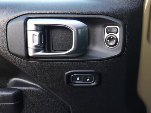 Used 2025 Jeep Gladiator Willys image 20