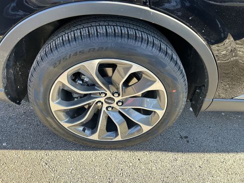 New 2025 Lincoln Aviator AWD w/ Equipment Group 101A image 13