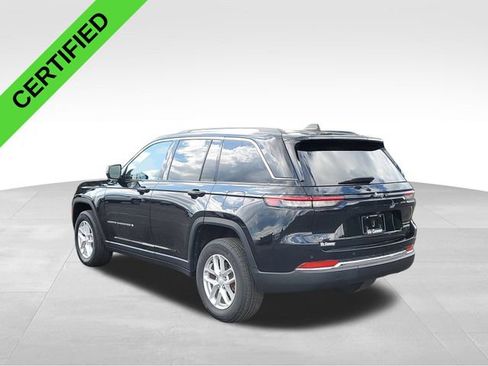 Used 2023 Jeep Grand Cherokee Laredo w/ Luxury Tech Group I AWD/4WD image 5