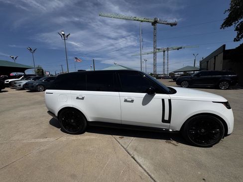 Certified 2025 Land Rover Range Rover Long Wheelbase SE AWD/4WD image 10