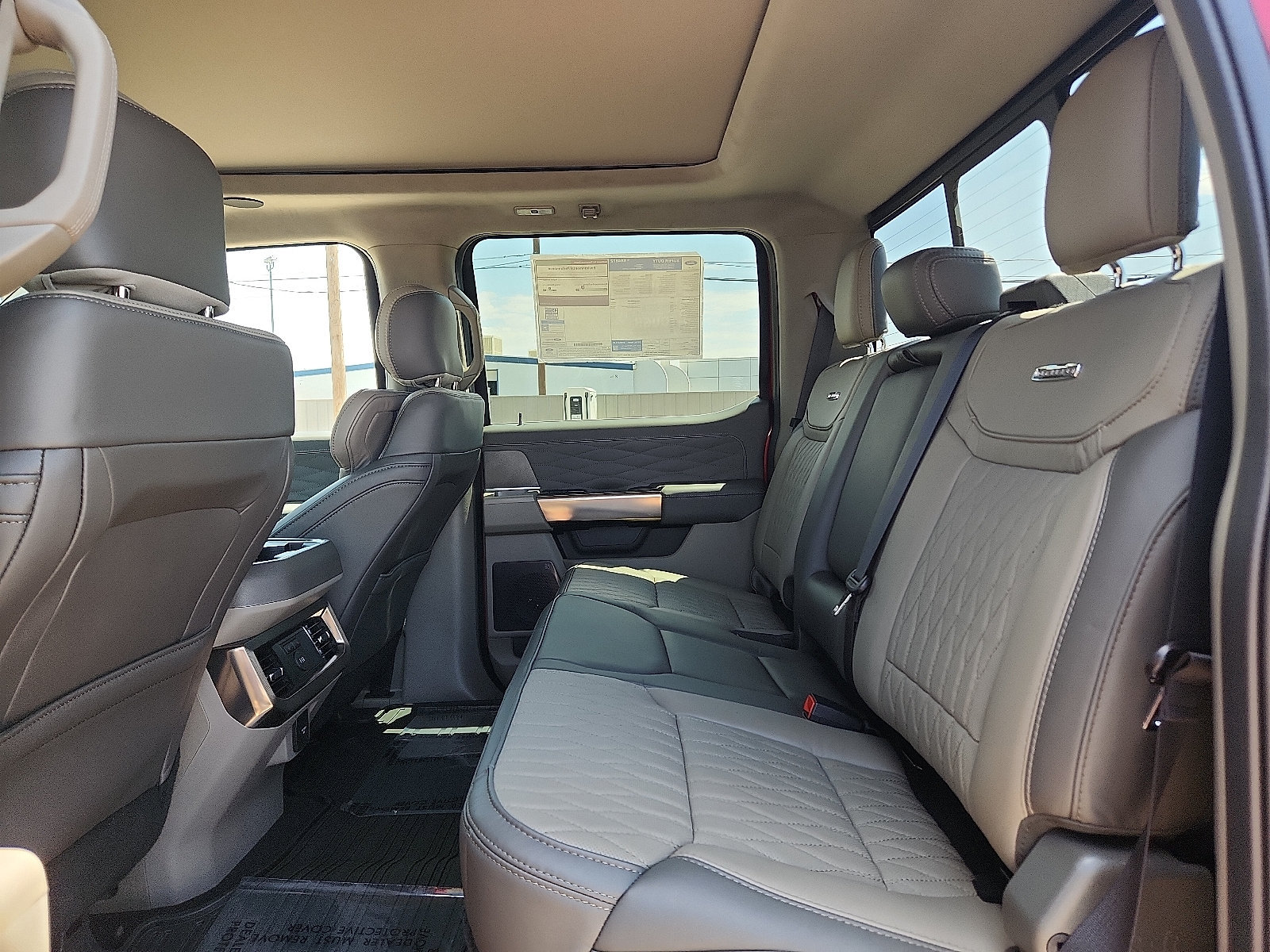 New 2026 Ford F250 Platinum w/ Platinum Plus Package AWD/4WD image 8