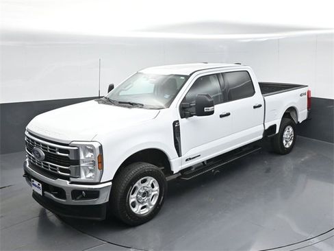 Used 2025 Ford F350 XLT image 40