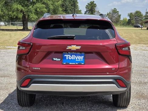 Used 2025 Chevrolet Trax LT w/ Driver Confidence Package FWD image 6