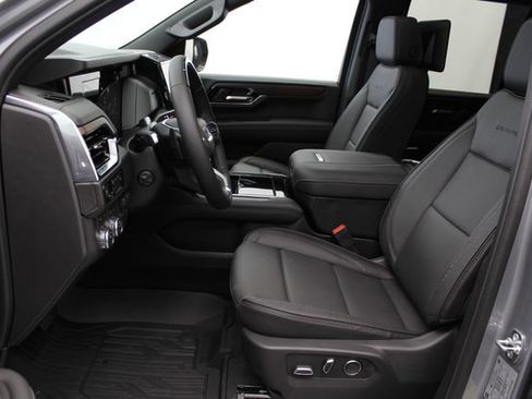 New 2026 GMC Yukon Denali w/ Advanced Technology Package image 17