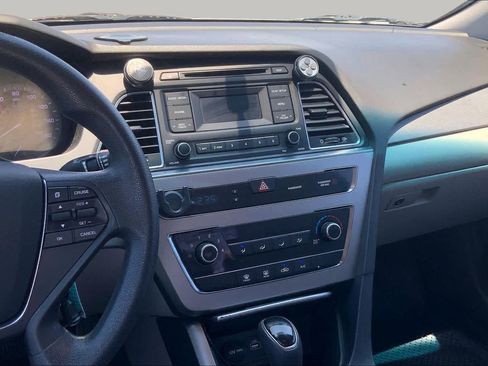 Used 2015 Hyundai Sonata SE FWD image 7