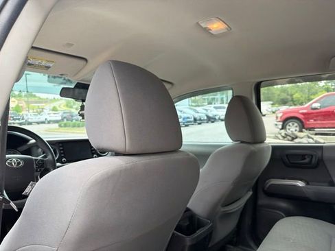 Used 2020 Toyota Tacoma SR5 w/ SR5 Appearance Package (SM) RWD image 25