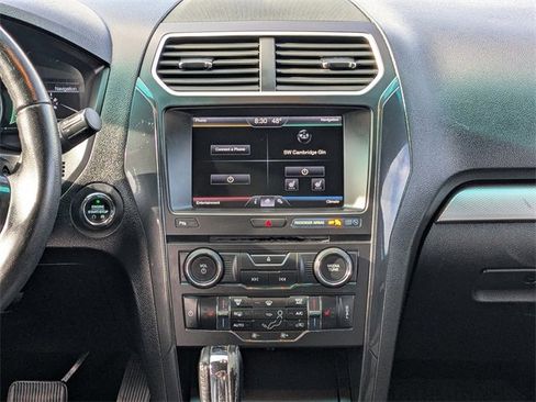 Used 2016 Ford Explorer XLT w/ Equipment Group 202A image 19