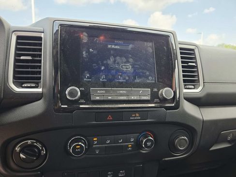 Used 2022 Nissan Frontier SV AWD/4WD image 14