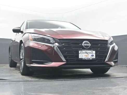 Used 2025 Nissan Altima 2.5 SV FWD image 21
