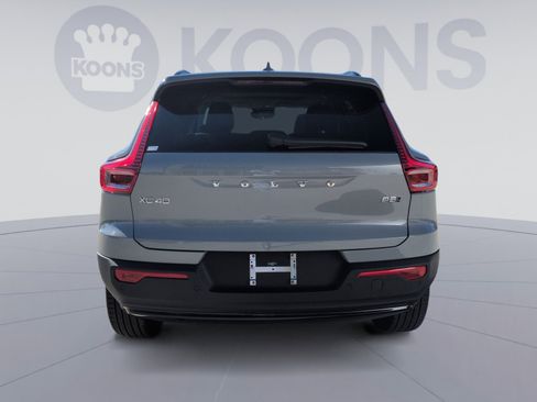 New 2026 Volvo XC40 B5 Ultra w/ Protection Package Premier image 5