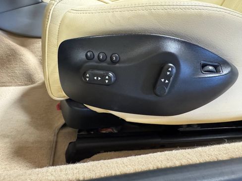 Used 2011 Maserati GranTurismo Convertible RWD image 45