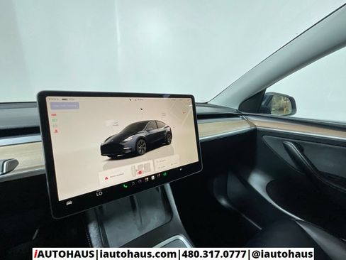 Used 2025 Tesla Model Y Long Range RWD image 27