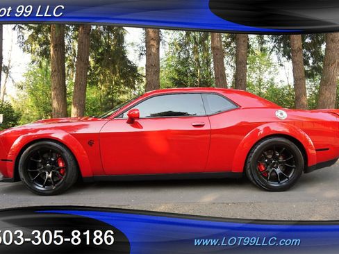 Used 2015 Dodge Challenger SRT Hellcat image 1