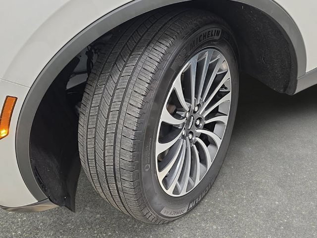 Certified 2023 Lincoln Aviator Reserve w/ Elements Package Plus AWD/4WD image 27