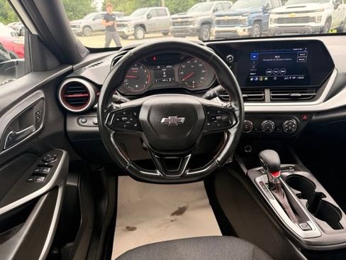 Used 2024 Chevrolet Trax RS FWD image 20