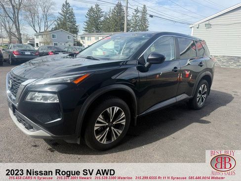 Used 2023 Nissan Rogue SV image 4