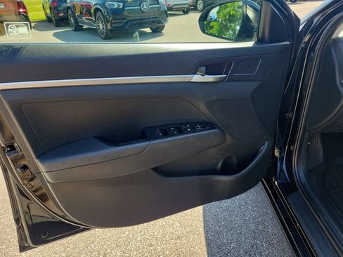 Used 2020 Hyundai Elantra SE w/ Cargo Package (C1) FWD image 19