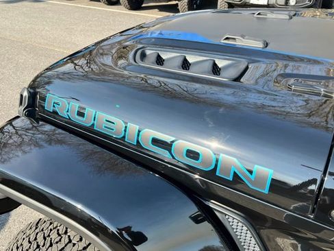 Used 2024 Jeep Wrangler Unlimited Rubicon 4xe image 15