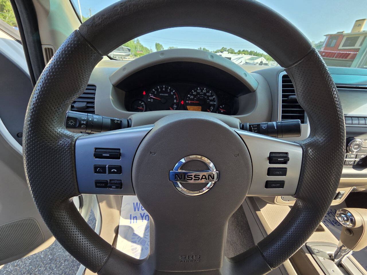 Used 2014 Nissan Frontier SV w/ SV Value Truck Package RWD image 26