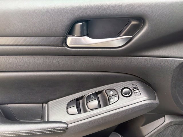 Used 2024 Nissan Altima 2.5 SV FWD image 21