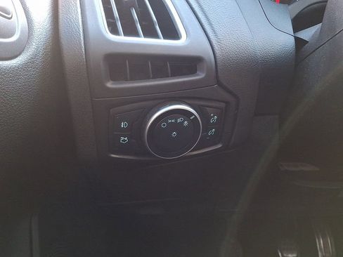 Used 2016 Ford Focus ST w/ Equipment Group 402A image 28