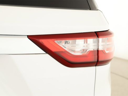 Used 2020 Chevrolet Traverse LT image 30