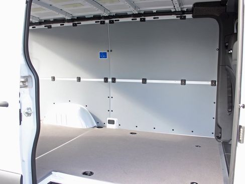 Used 2025 Mercedes-Benz Sprinter 2500 image 7