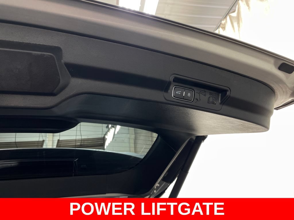 Used 2020 Ford Explorer XLT w/ Equipment Group 202A AWD/4WD image 47