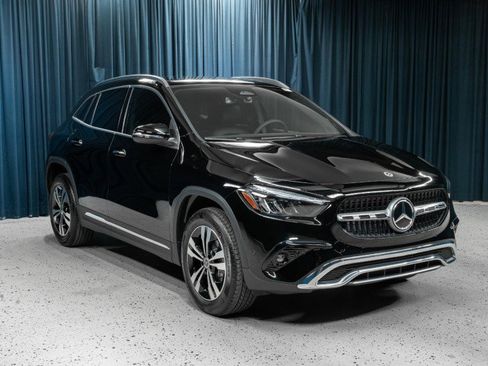Certified 2025 Mercedes-Benz GLA 250 image 3