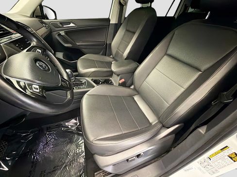 Used 2019 Volkswagen Tiguan SEL FWD image 11