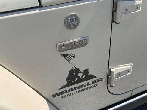 Used 2016 Jeep Wrangler Unlimited Sahara AWD/4WD image 9