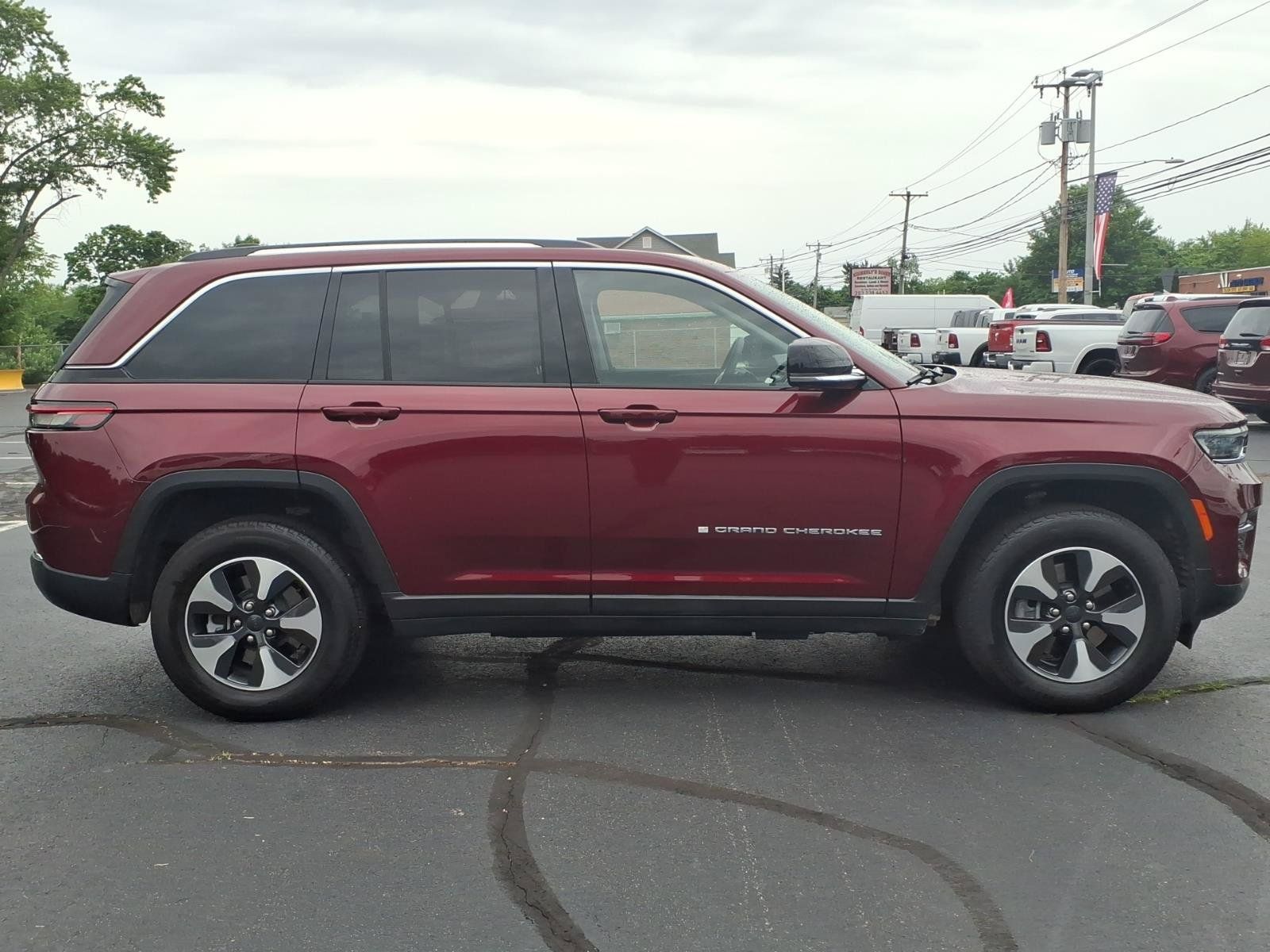 Certified 2023 Jeep Grand Cherokee 4WD 4xe w/ Luxury Tech Group II image 9