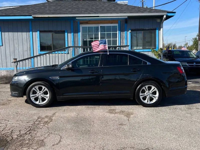 Used 2015 Ford Taurus SEL FWD image 9