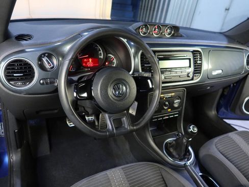 Used 2013 Volkswagen Beetle 2.0T image 20
