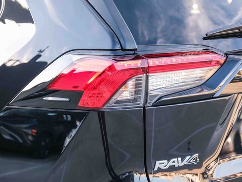 Certified 2025 Toyota RAV4 XLE FWD image 7