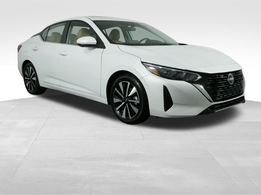 Used 2025 Nissan Sentra SV w/ SV Premium Package FWD image 2