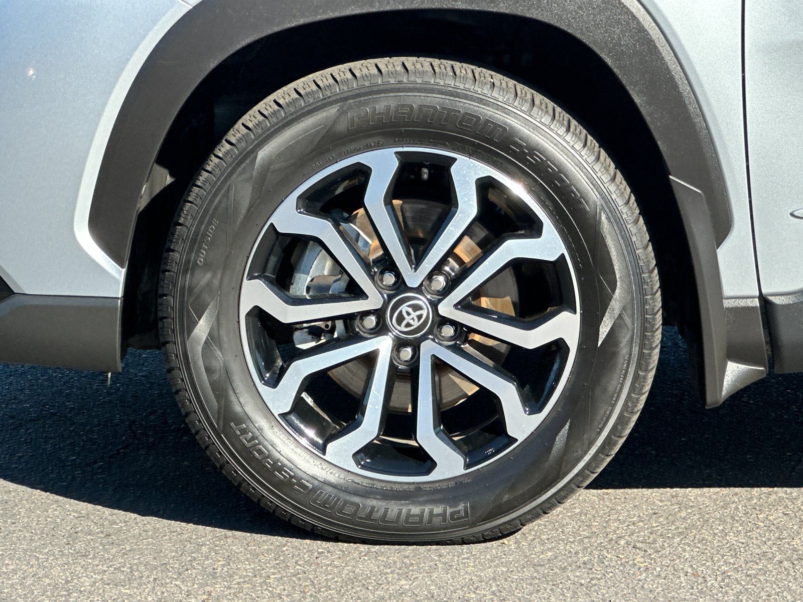 Used 2023 Toyota Corolla Cross AWD Hybrid image 22