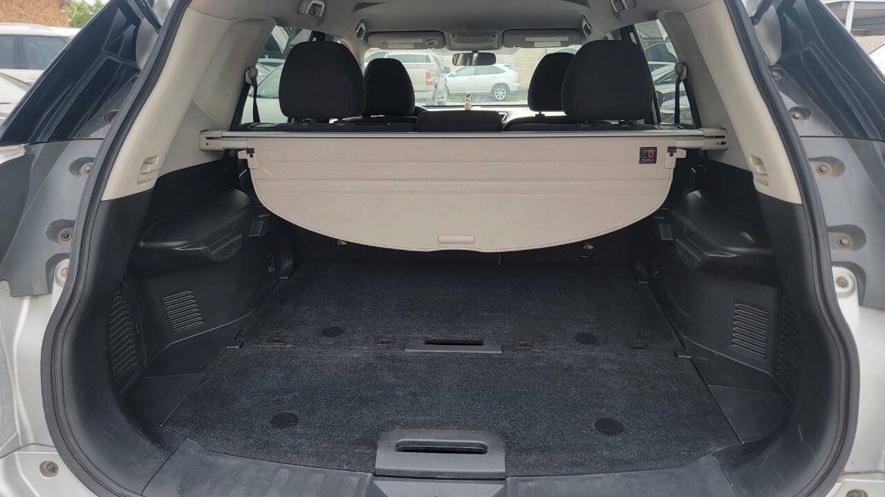 Used 2015 Nissan Rogue SV FWD image 10