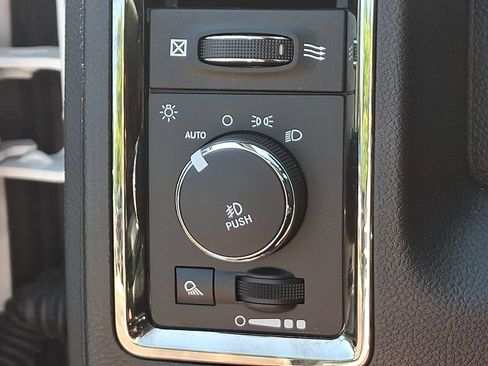Used 2018 RAM 1500 Sport w/ Convenience Group AWD/4WD image 23