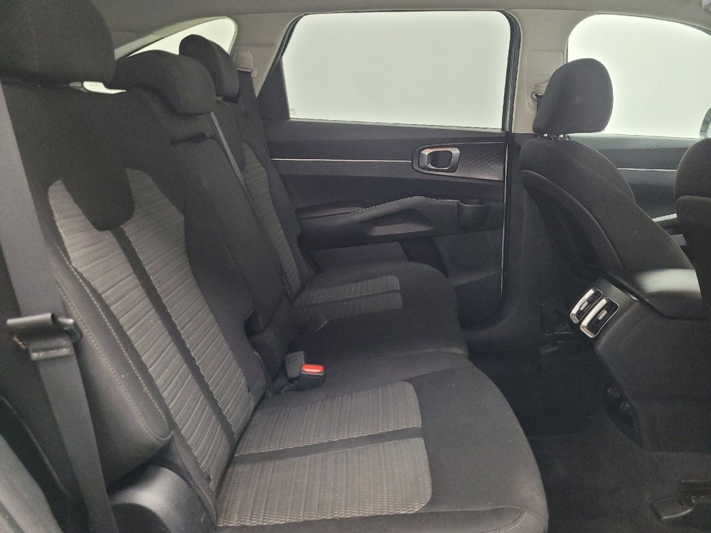 Used 2022 Kia Sorento LX FWD image 19