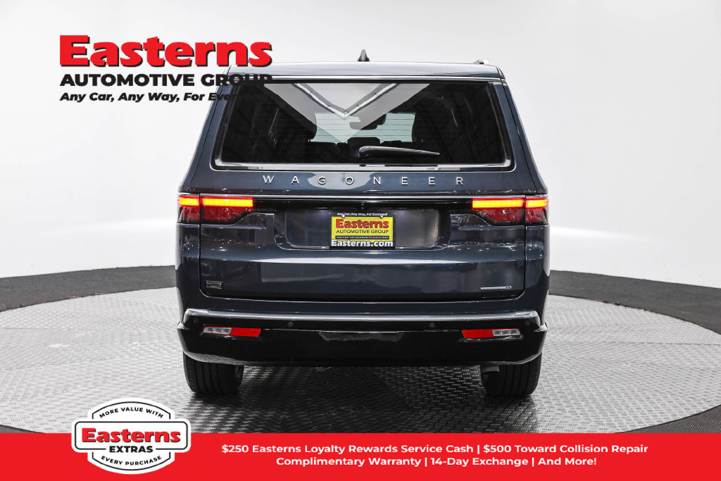 Used 2024 Jeep Wagoneer L Series II w/ Flexible Seating Group RWD image 7