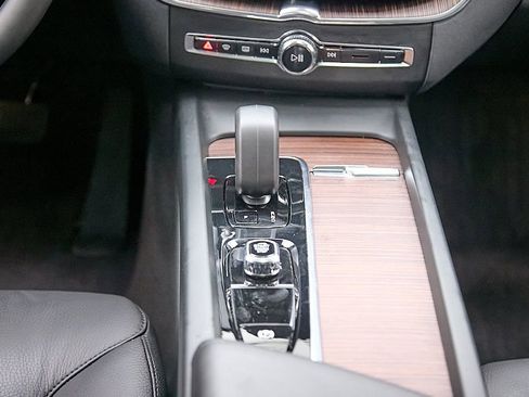 Certified 2023 Volvo XC60 B5 Plus w/ Climate Package image 29