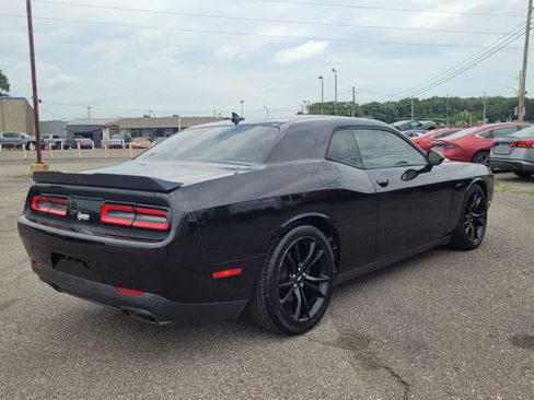 Used 2018 Dodge Challenger R/T w/ Blacktop Package RWD image 4