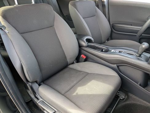 Used 2019 Honda HR-V LX image 32